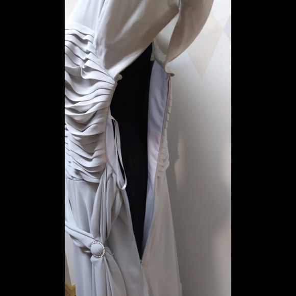 Izilady NWT gown with boning and pleats size 16 - Picture 7 of 15